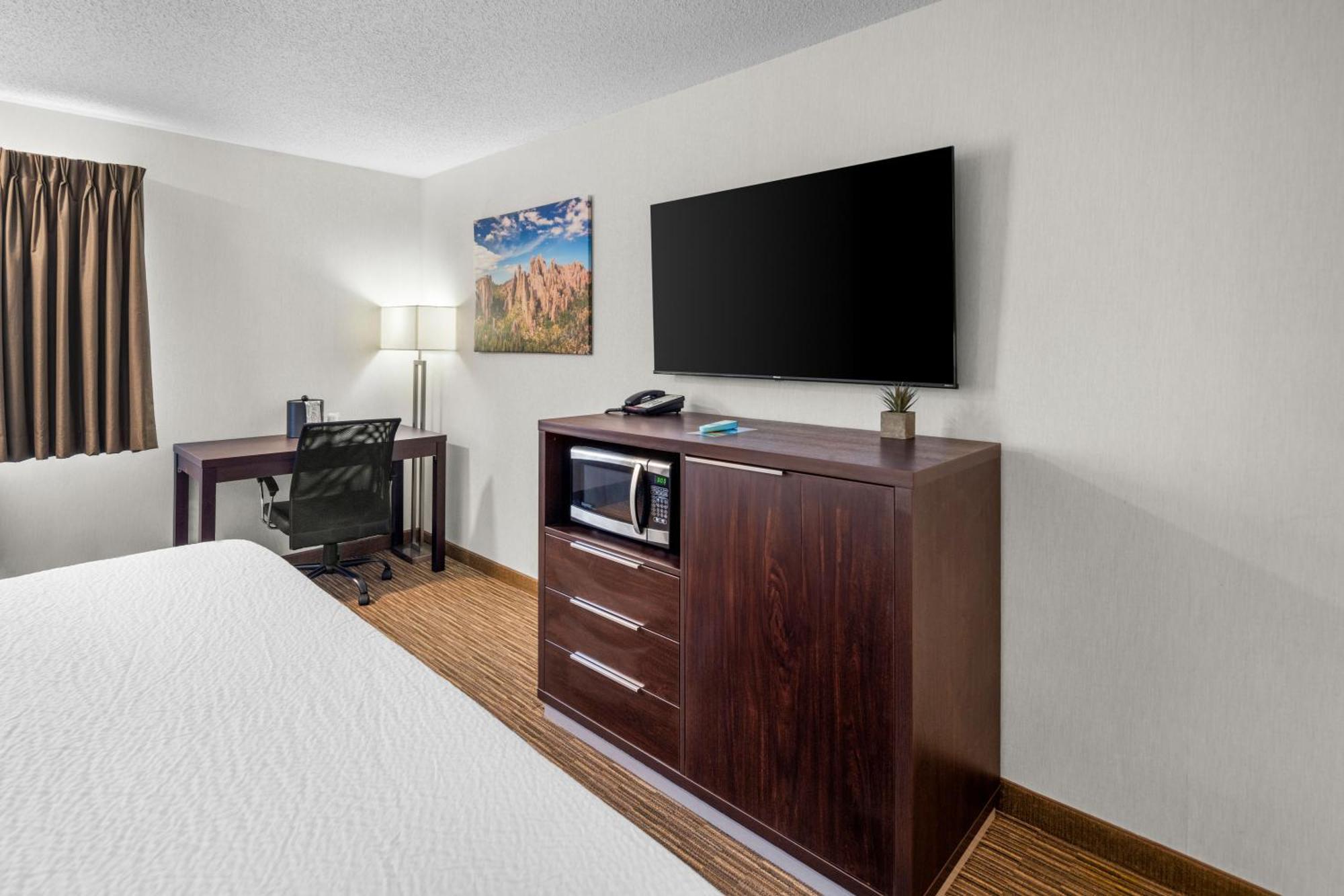 Everspring Inn & Suites Hill City Exteriör bild