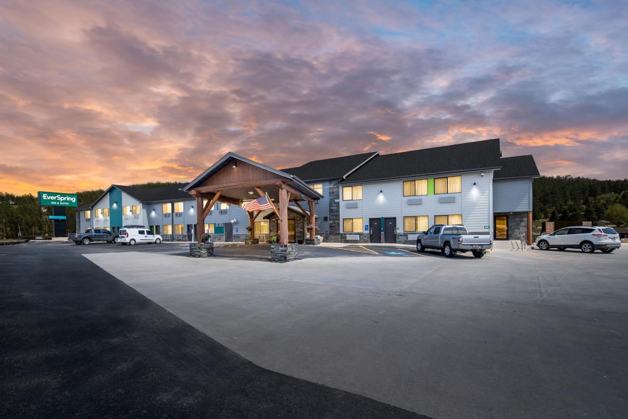 Everspring Inn & Suites Hill City Exteriör bild