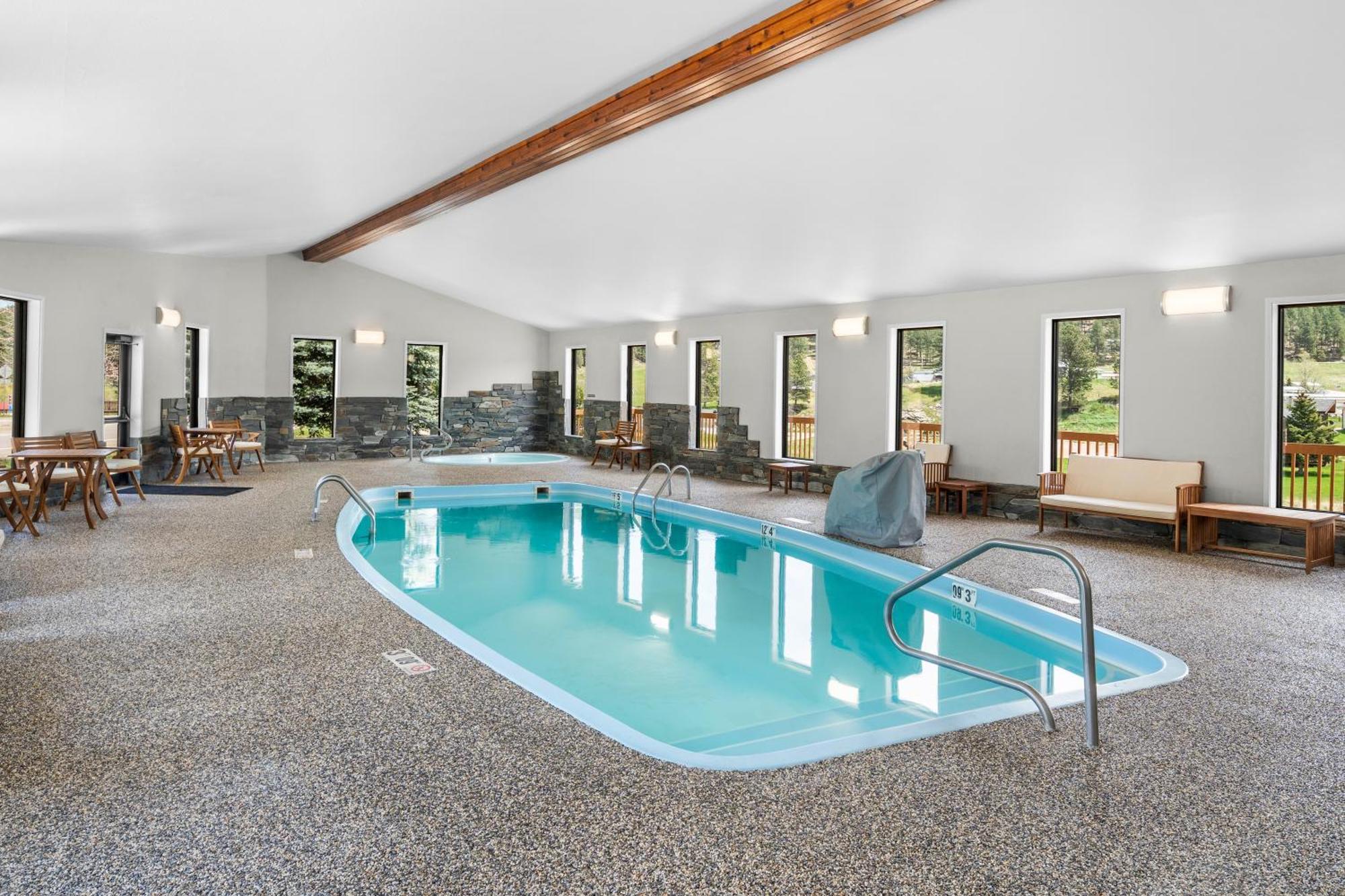 Everspring Inn & Suites Hill City Exteriör bild